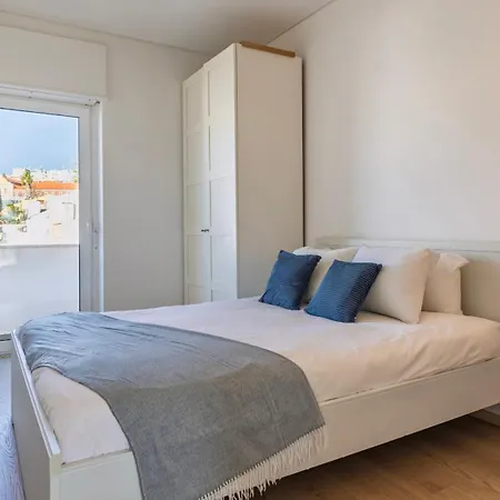 Tagus Bridge View 2Bdr Apartment By Lovelystay-2
